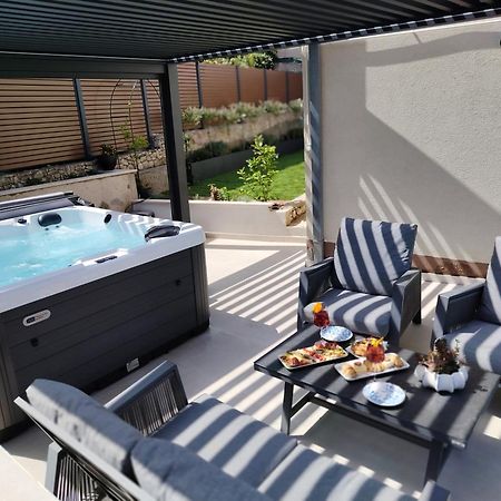 Villa Madu --- Entire Private Villa With Jacuzzi Trogir Exterior foto